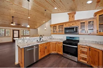 415 Vista Lane, Sugarloaf, CA 92386 - Photo 12