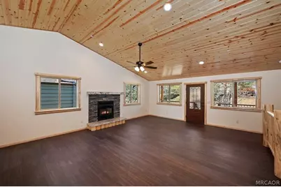 415 Vista Lane, Sugarloaf, CA 92386 - Photo 6