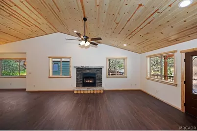415 Vista Lane, Sugarloaf, CA 92386 - Photo 8