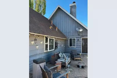 213 E Mountain View Boulevard, Big Bear City, CA 92314 - Photo 2