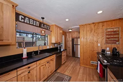 796 Orange Avenue, Sugarloaf, CA 92386 - Photo 8
