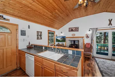 42979 Fern Avenue, Big Bear Lake, CA 92315 - Photo 16