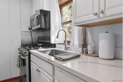 409 W Rainbow Boulevard, Big Bear City, CA 92314 - Photo 10