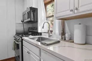 409 W Rainbow Blvd, Big Bear City, CA 92314 - Photo 10