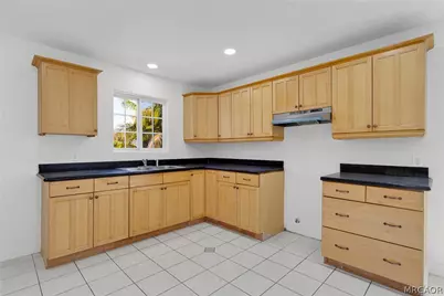 348 W 83rd Street, Los Angeles, CA 90003 - Photo 10