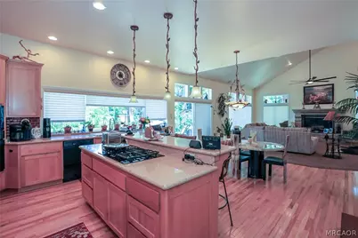 39797 Lakeview Drive, Big Bear Lake, CA 92315 - Photo 18