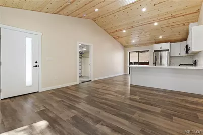 183 Moreno Ln Lane, Sugarloaf, CA 92386 - Photo 14