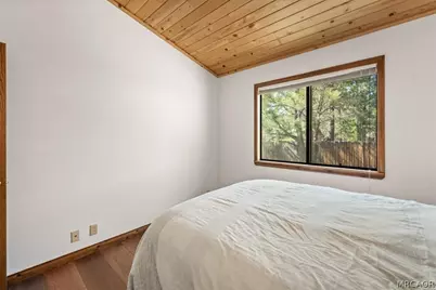 425 E Mountain View Boulevard, Big Bear City, CA 92314 - Photo 16