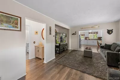 1017 W Rainbow Blvd Boulevard, Big Bear City, CA 92314 - Photo 6