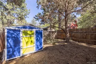 315 San Bernardino Dr, Sugarloaf, CA 92386 - Photo 16