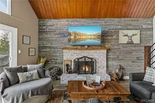 747 Bergschrund Dr, Cedar Glen, CA 92325 - Photo 6