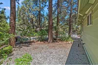 424 Garrick Way, Big Bear City, CA 92314 - Photo 24