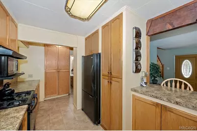 336 W Aeroplane Boulevard, Big Bear City, CA 92314 - Photo 16