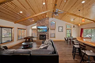374 Northern Cross Dr, Big Bear Lake, CA 92315 - Photo 6