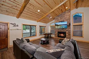 374 Northern Cross Dr, Big Bear Lake, CA 92315 - Photo 8