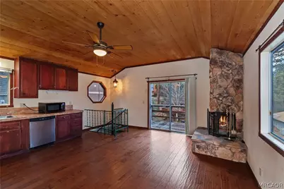 245 Vista Lane, Sugarloaf, CA 92386 - Photo 14