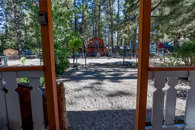 1015 W Sherwood Boulevard, Big Bear City, CA 92314 - Photo 8