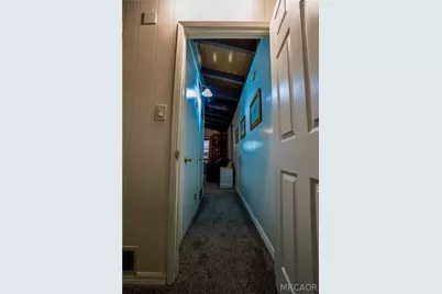 1015 W Sherwood Boulevard, Big Bear City, CA 92314 - Photo 16