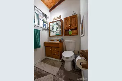 1015 W Sherwood Boulevard, Big Bear City, CA 92314 - Photo 14