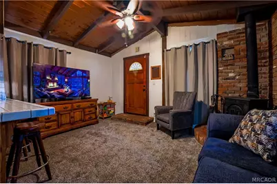 1015 W Sherwood Boulevard, Big Bear City, CA 92314 - Photo 8