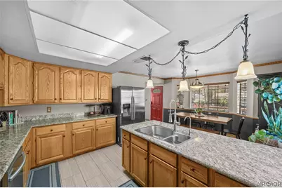 904 E Fairway Boulevard, Big Bear City, CA 92314 - Photo 16