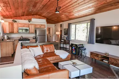 43734 Yosemite Drive, Big Bear Lake, CA 92315 - Photo 4