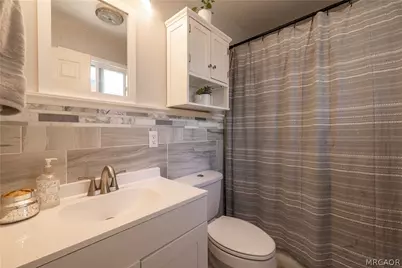 124 Wabash Lane, Sugarloaf, CA 92386 - Photo 12