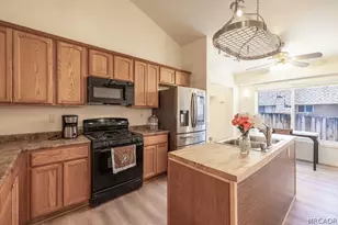 451 Maple Ln, Sugarloaf, CA 92386 - Photo 6