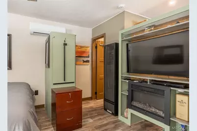 901 & 903 W Rainbow Boulevard, Big Bear City, CA 92314 - Photo 24