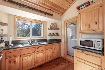42741 Cougar Road, Big Bear Lake, CA 92315 - Photo 10