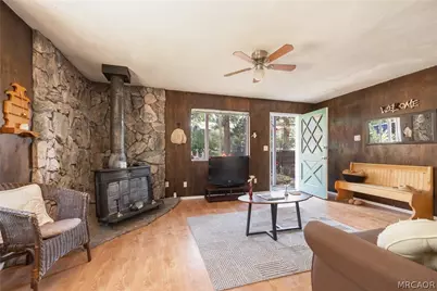 133 Holmes Lane, Sugarloaf, CA 92386 - Photo 8