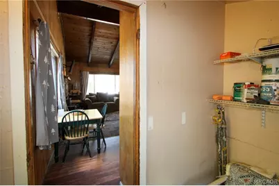 945 Green Way Drive, Big Bear City, CA 92314 - Photo 18