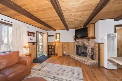 526 W Aeroplane Boulevard, Big Bear City, CA 92314 - Photo 8
