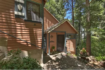 563 E Victoria Court, Lake Arrowhead, CA 92352 - Photo 2