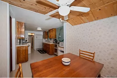 563 E Victoria Court, Lake Arrowhead, CA 92352 - Photo 12