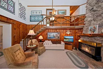563 E Victoria Court, Lake Arrowhead, CA 92352 - Photo 8