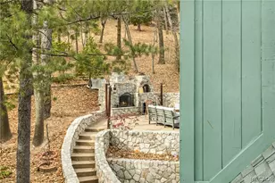27516 W Shore Rd, Lake Arrowhead, CA 92352 - Photo 24