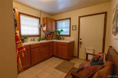 436 E Fairway Boulevard, Big Bear City, CA 92314 - Photo 8