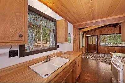 753 Vista Avenue, Sugarloaf, CA 92386 - Photo 12