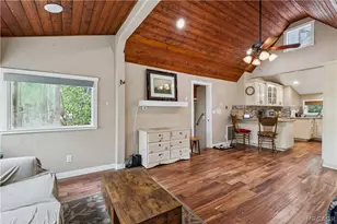 1557 Edgecliff Dr, Lake Arrowhead, CA 92352 - Photo 2