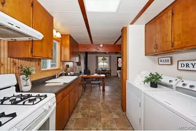 710 W Fairway Boulevard, Big Bear City, CA 92314 - Photo 14