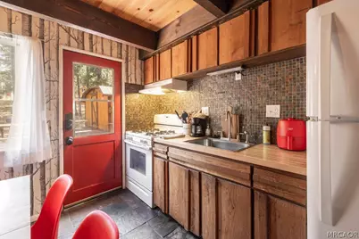 42733 Cedar Avenue, Big Bear Lake, CA 92315 - Photo 4