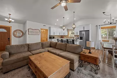 187 Dixie Lee Lane, Sugarloaf, CA 92386 - Photo 8