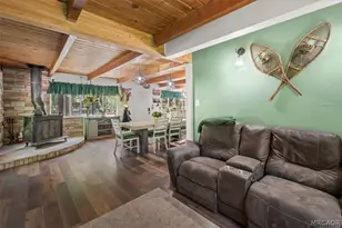33910 Meadow Ln, Green Valley Lake, CA 92341 - Photo 14