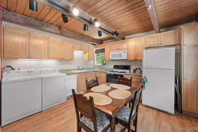 205 W Fairway Boulevard, Big Bear City, CA 92314 - Photo 16