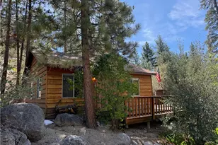 39155 Cedar Dell Rd, Fawnskin, CA 92333 - Photo 12