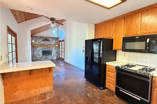 32778 Deer Lick Dr, Arrowbear, CA 92382 - Photo 4