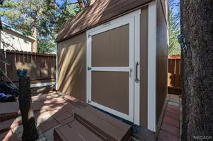 396 Holmes Ln, Sugarloaf, CA 92386 - Photo 8
