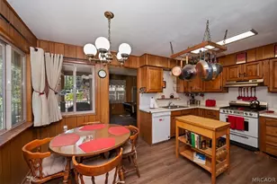 1412 Malabar Way, Big Bear City, CA 92314 - Photo 8