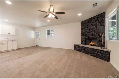 448 Victoria Lane, Sugarloaf, CA 92386 - Photo 4